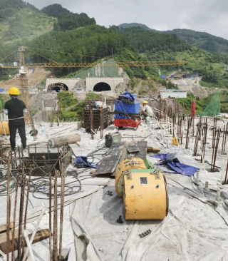 中国电建中平高速